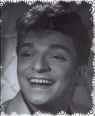 Zeki Müren - Neden Hala Seversin Onda Vefa Yok Gönül