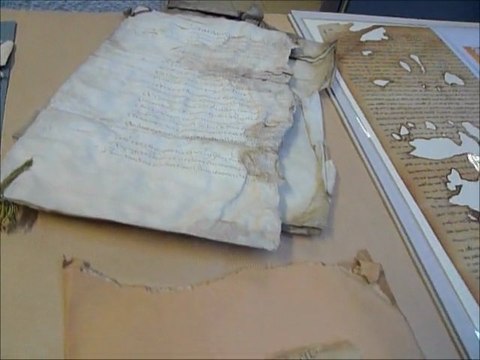 les ennemis jurés des archives