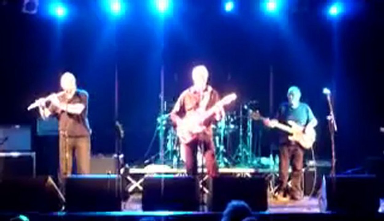 CARAVAN - Nine feet underground - le 15 octobre 2011 