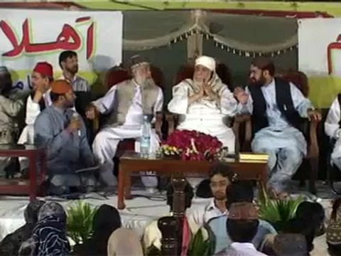 Beautiful Recitation by Shaykh Hashim Al Madani and his Aqeeda about Huzoor alaihisalam in the end of clip