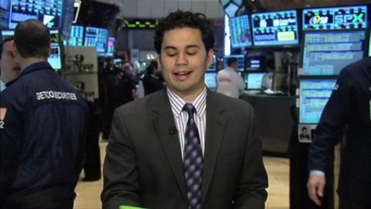Euro rises to 14-month high vs the dollar, 2.5-year high vs the yen
