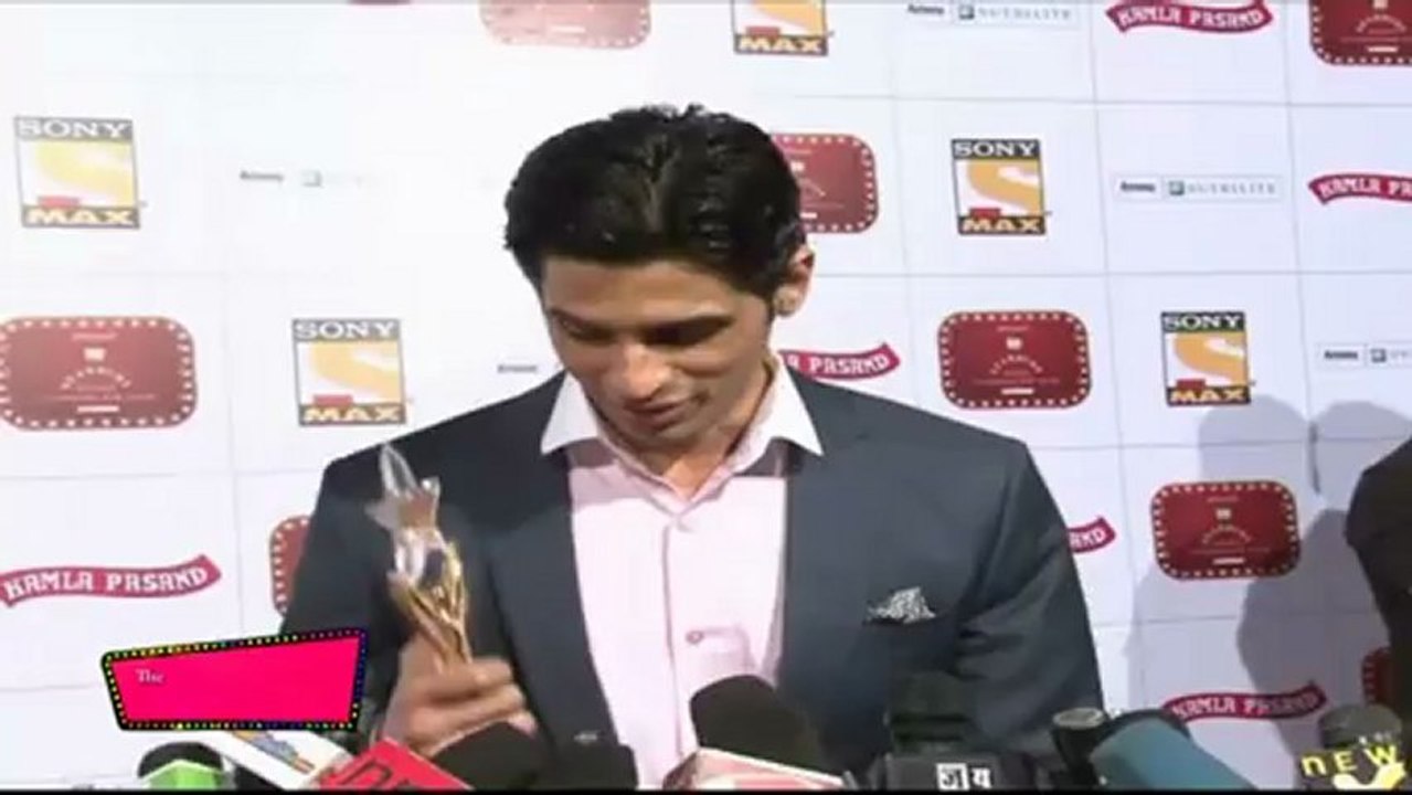 Siddharth Malhotra wins Award for 'SOTY'