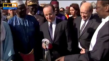 Hollande accueilli à Tombouctou... par un chameau - 02/02