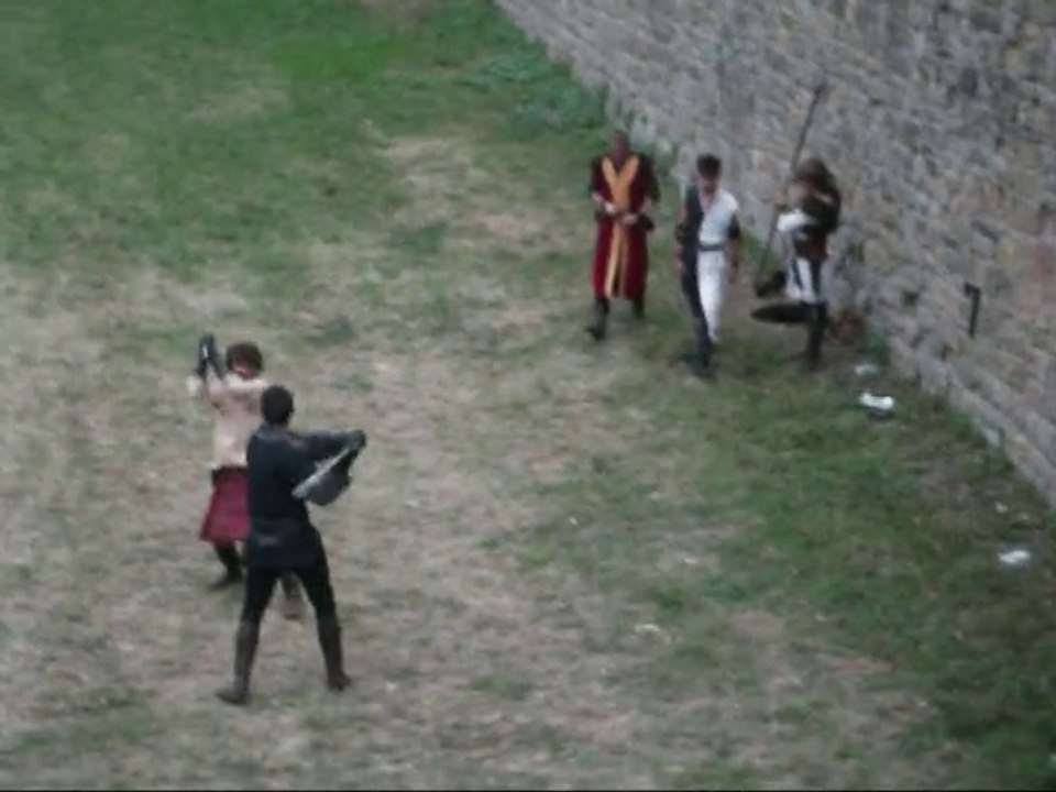 Combat d'épée entre 2 chevaliers à Carcassone