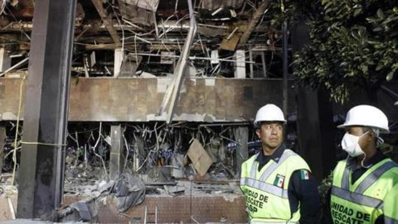 Mexicans mourn blast victims