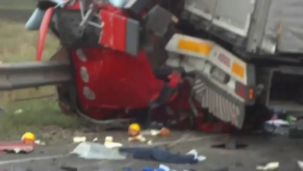 Compilation d'accidents de la route