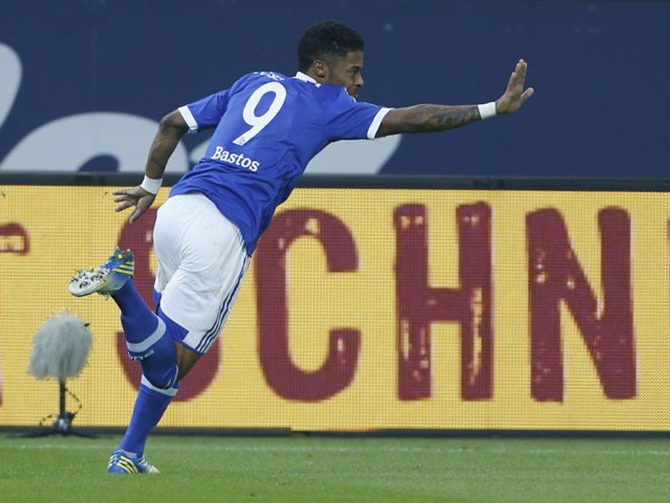 Bastos inscrit son premier but avec Schalke 04 !