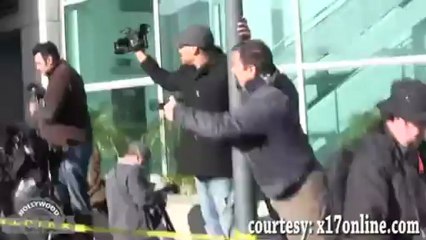 Lindsay Lohan fights flu and comes to court