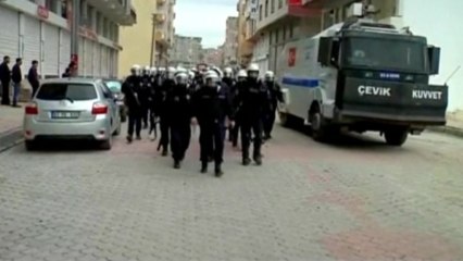 Clashes at pro-Kurdish demonstration in Turkey