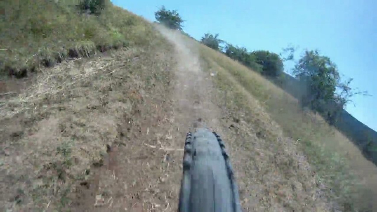 Aventuri pe bicicleta - Coborarea Pericoool in Siria, jud. Arad - iulie 2012