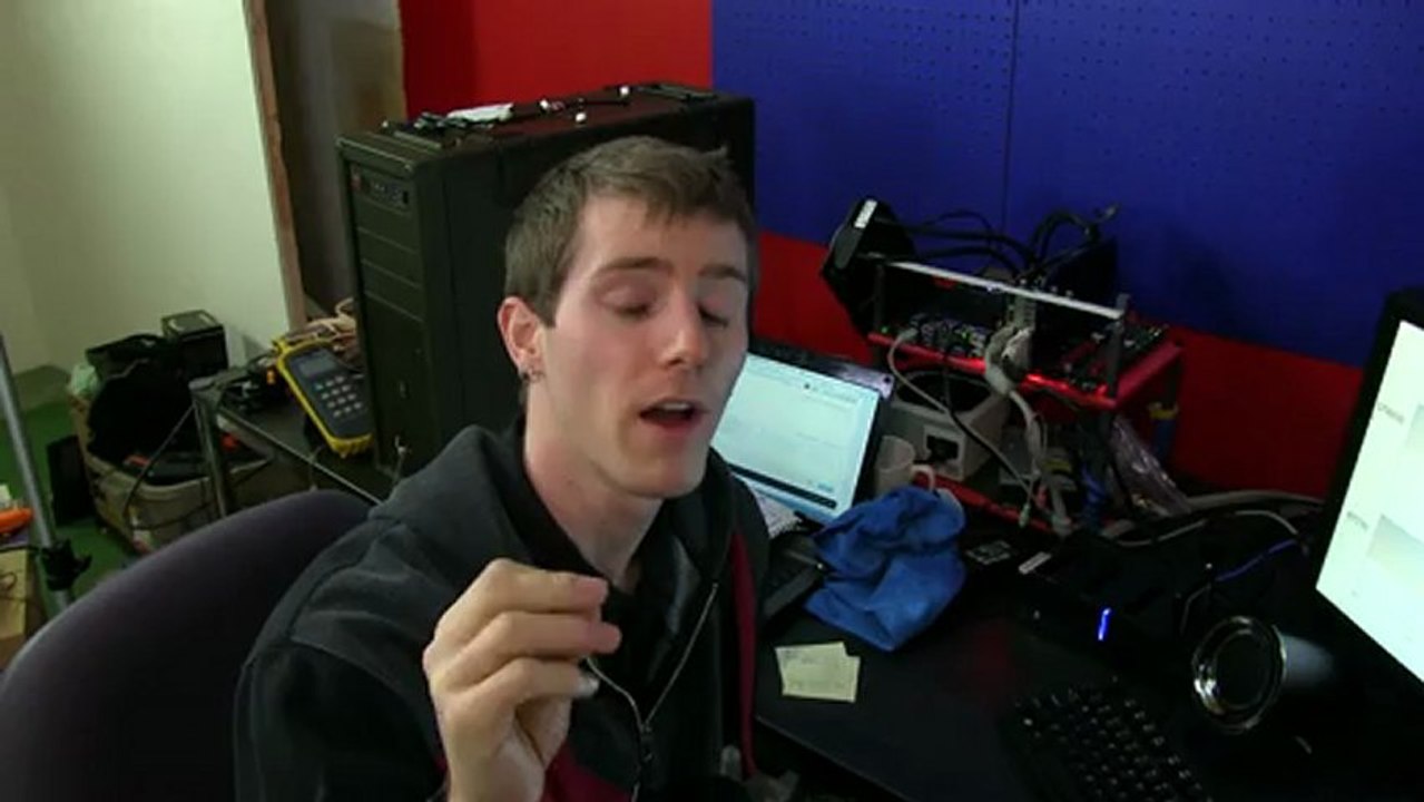 TN Panel Viewing Angles & Colour Distortion Linus Tech Tips