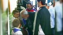 Fidel Castro réapparaît en public pour voter aux...