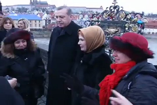 Erdoğan'a Prag'da sürpriz