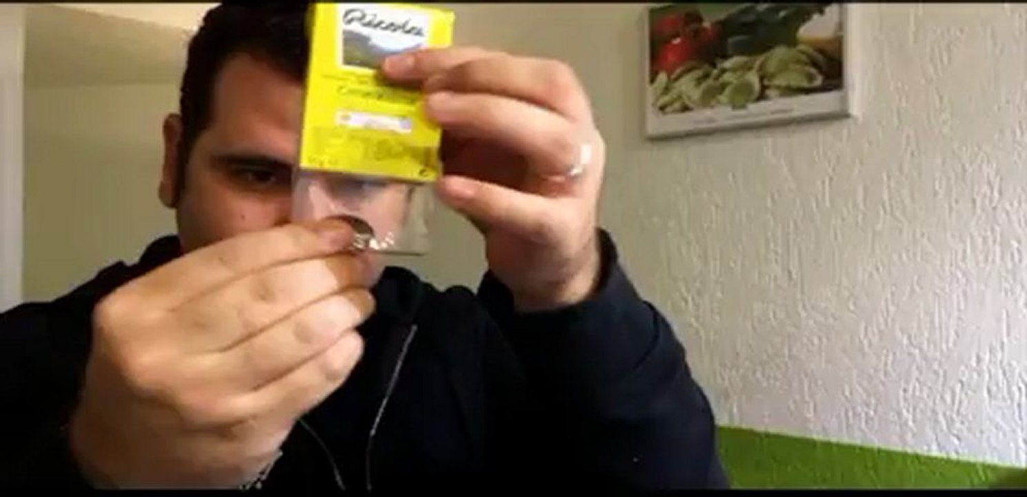 Cello (Red Gimmick) by Mickael Chatelain - Magic Trick