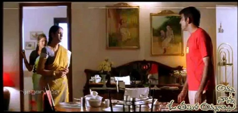 Amma Nanna O Tamil Ammayi - ravi teja & jayasudha sentiment scene