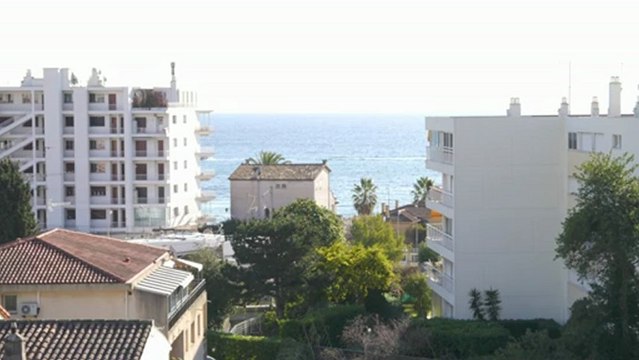 Appartement 2 pièces à vendre Golfe Juan - centre ville - dernier étage - vue mer - terrasse