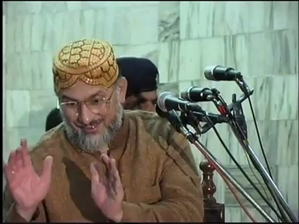 Miracle of ALLAH Water around Shrine of Hazrat Abbas Alamdar (a.s.) seen by Dr.Tahir ul Qadri