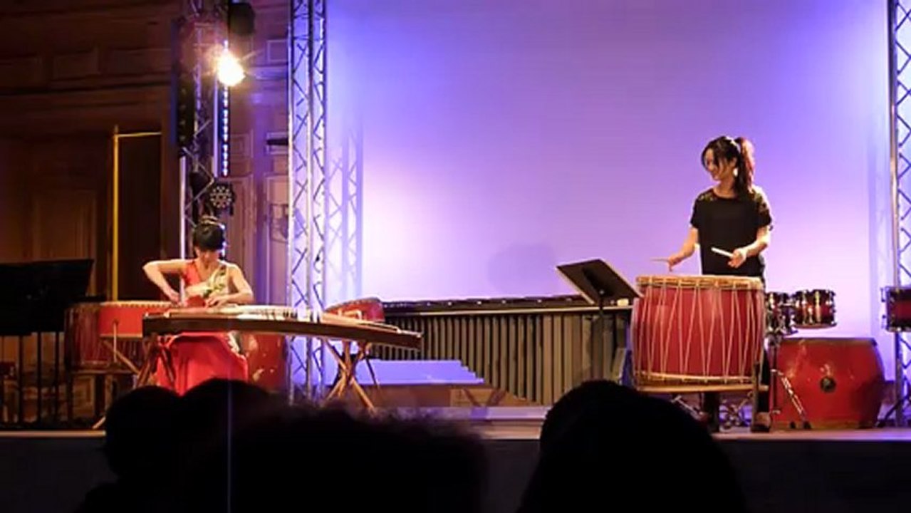 Cithare et percussion, nuit silencieuse