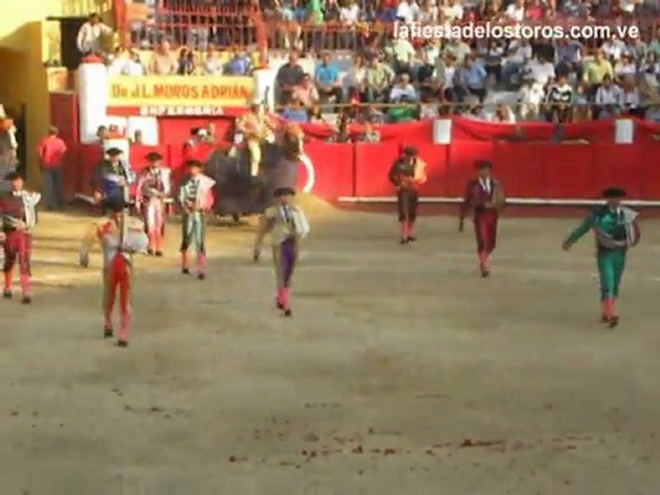 Leonardo Benitez y El Califa de Aragua Triunfan en El Mano a Mano de la Decada