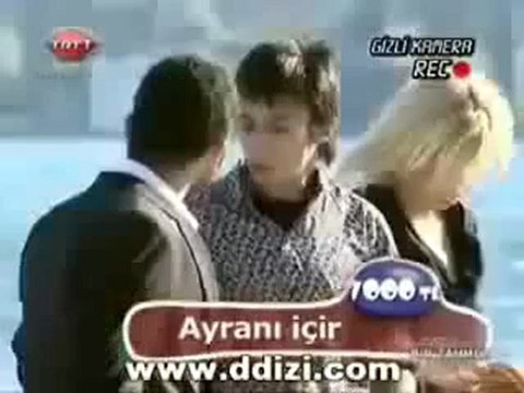 Bi zahmet yengenin elini tutarmisin