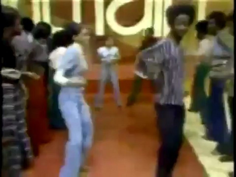 Van McCoy - The Hustle (Damgroove Remix) (Video)