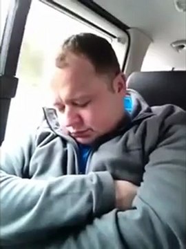 Passageiro leva susto ao ser acordado aos gritos pelos amigos - Tugalol