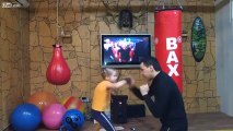 Garotinha de 5 anos mostra habilidade ao treinar boxe com professor - Tugalol