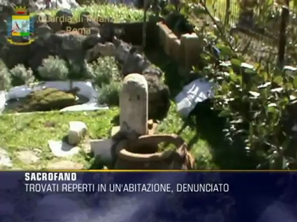Reperti archeologici in casa, denunciato