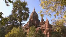 Myanmar/Birmanie: Bagan, d'un stoupa à l'autre