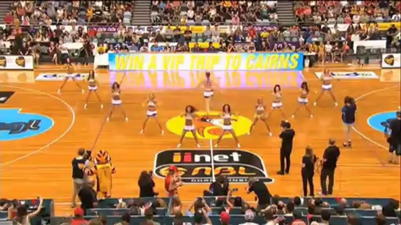 Kurioses in der NBL: Cheerleader mal anders
