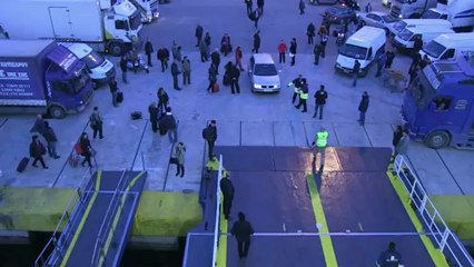 Polícia dispersa grevistas gregos