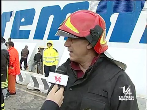 Porto Empedocle a fuoco il motore Nave Palladio tva 6 Febbraio