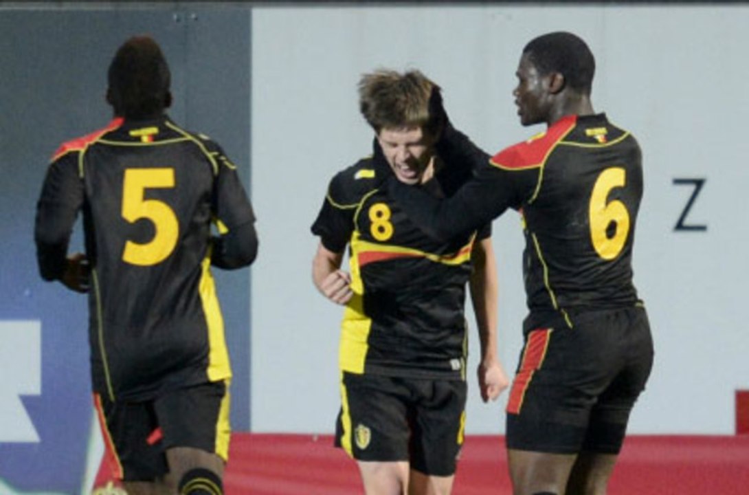 La magnifique reprise de volée d'un espoir belge !