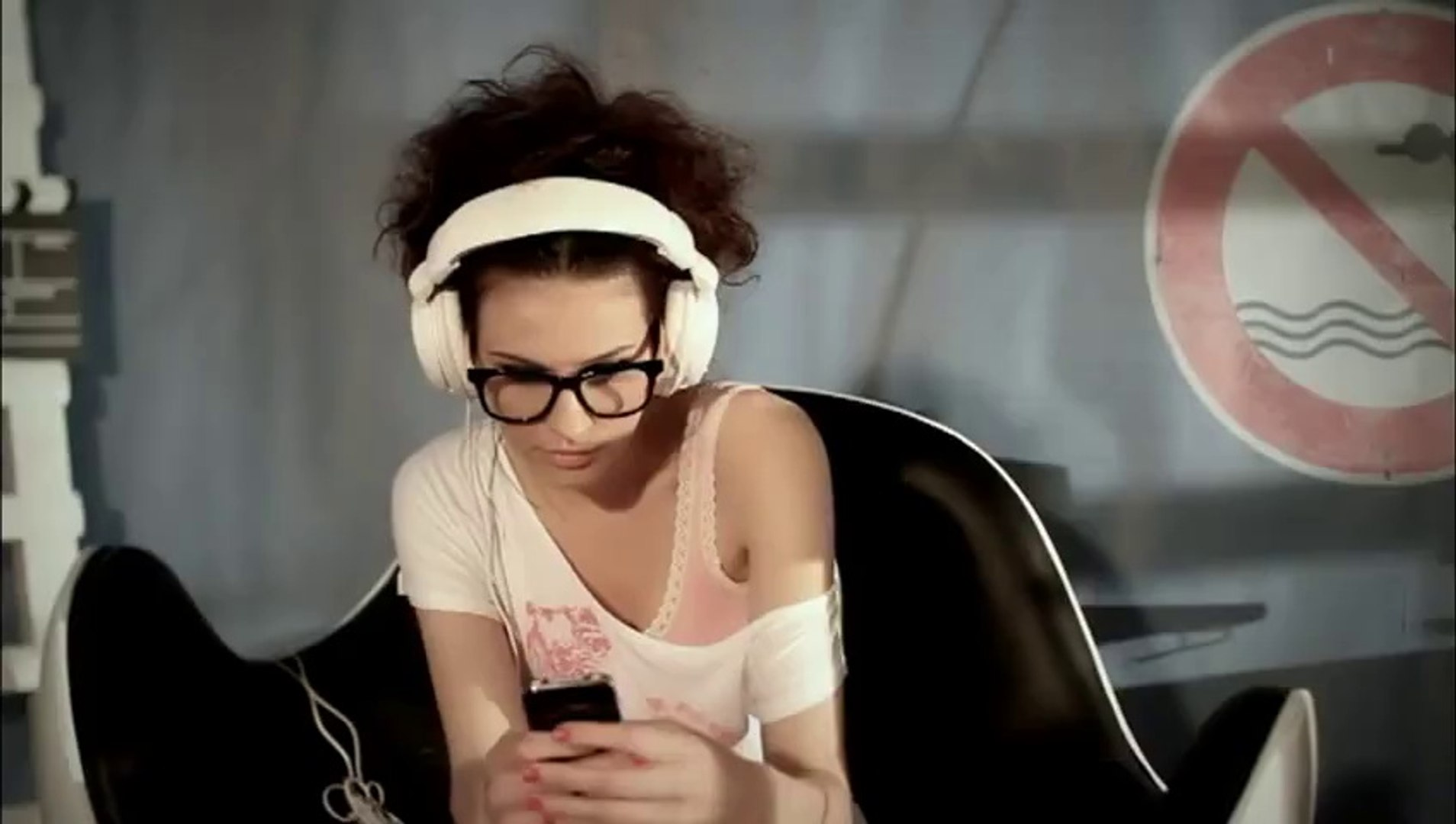 NRG Band - Rina Rina (Official Video) - Video Dailymotion