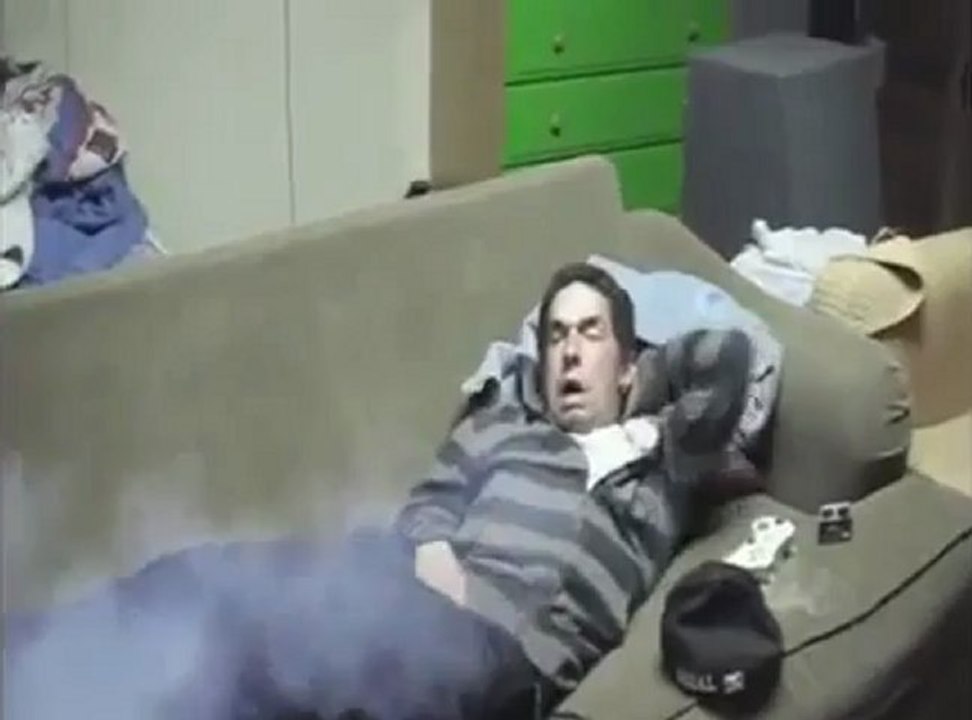 Amigos idiotas, toda a gente tem um... mas este abusa!