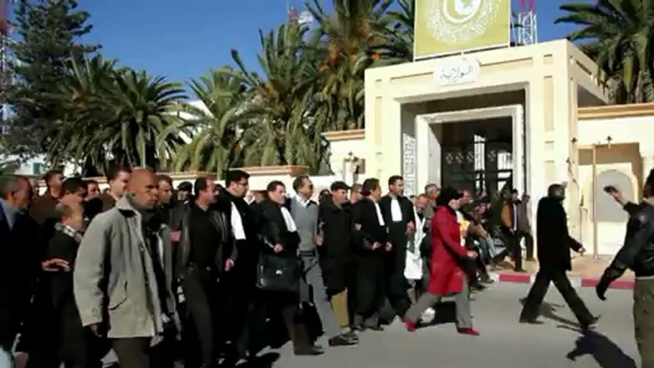 Tunisia protests rage after opposition leader killed