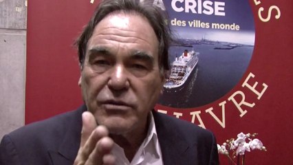 Oliver Stone veut "atenuer la puissance des Etats-Unis"