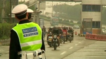 Migrants take long way home in China for New Year