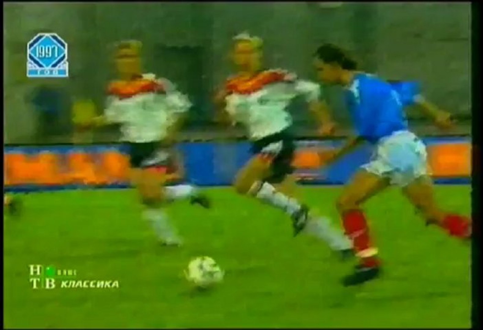 Футбольный клуб 22.09.1995