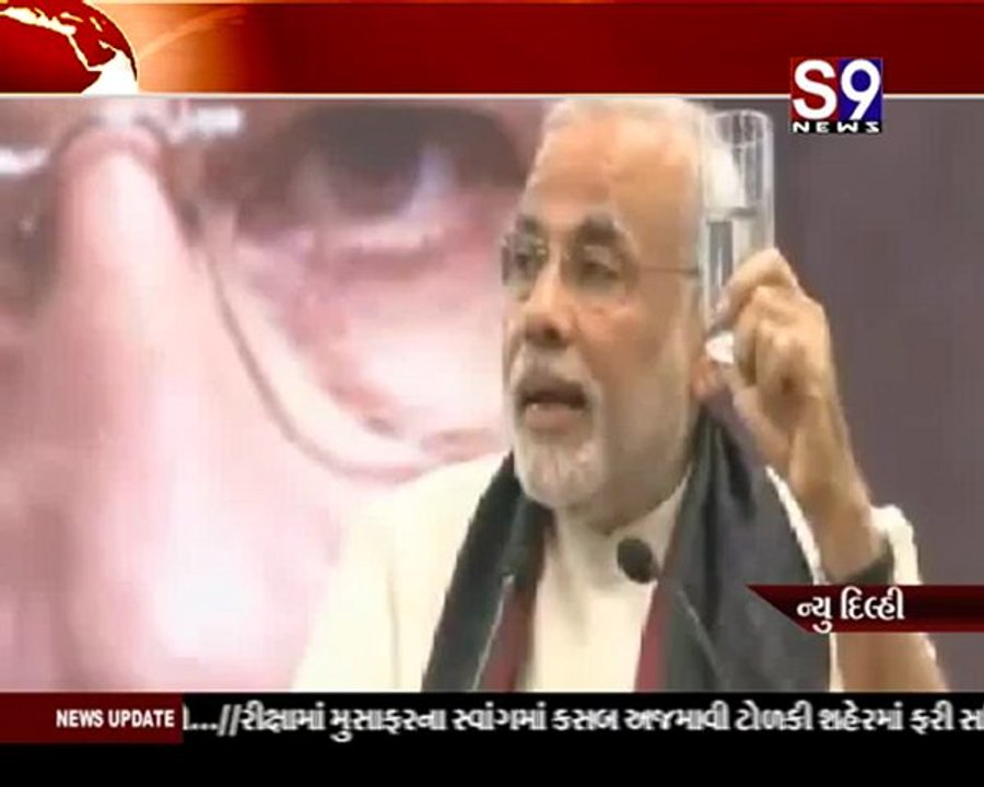 Delhi - Shri Narendra Modi meets students from Shri Ram College of Commerce Delhi