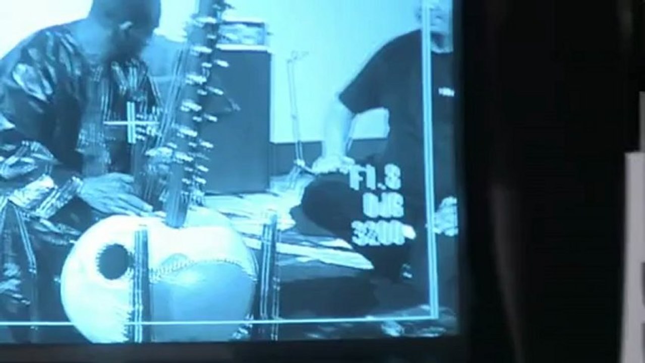 SIM KOOL EN CONCERT A ZURICH POUR LE SIDA