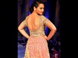 Bollywood Actress showing their Back