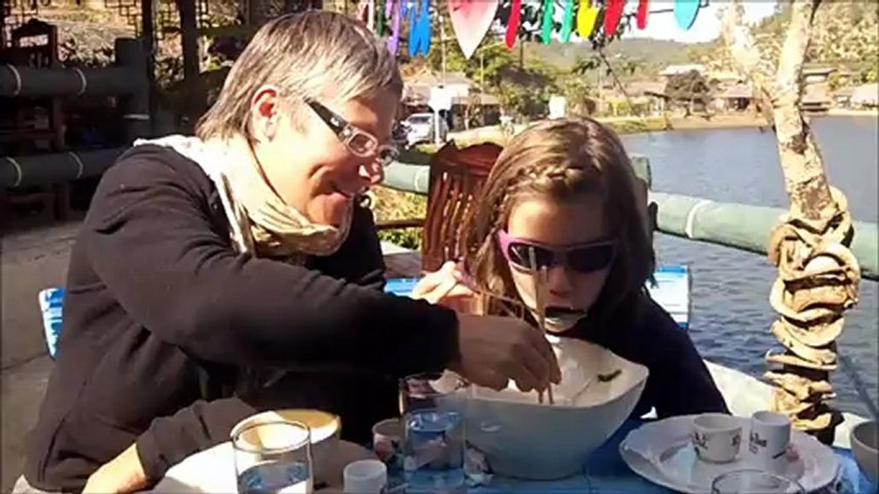 Minute de Philo - Manger avec des baguettes