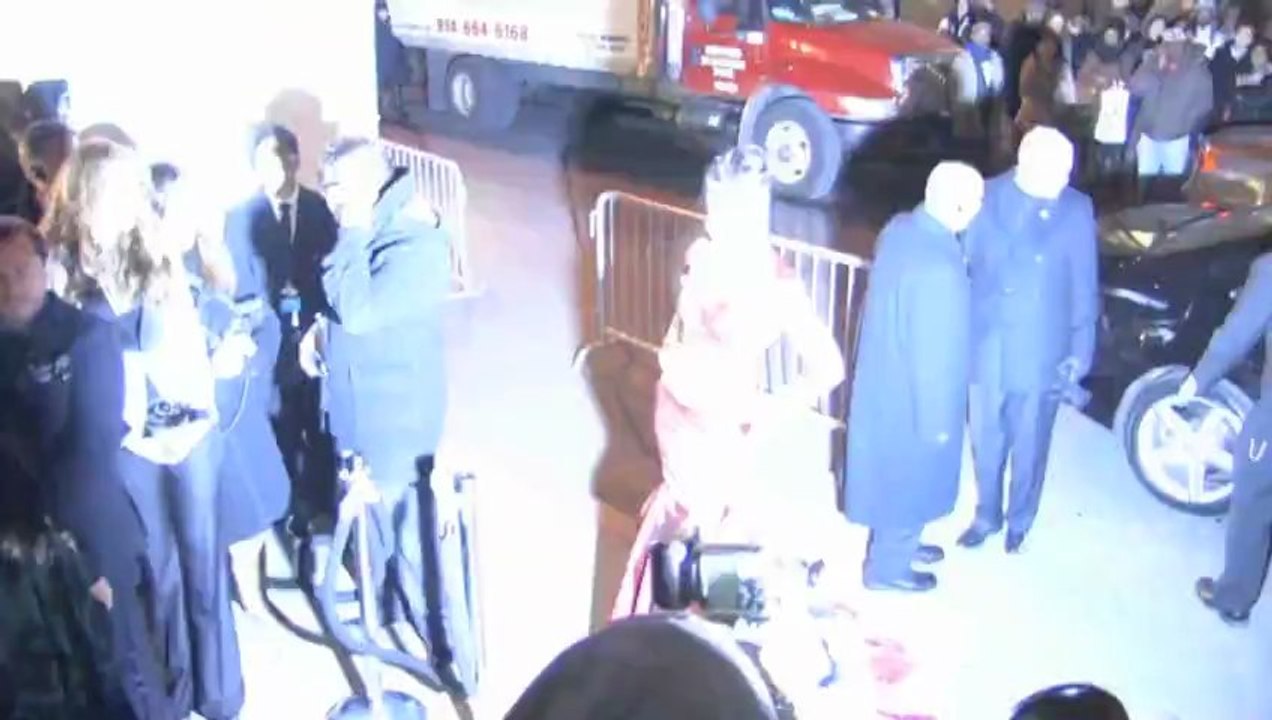 Crystal Renn Shows Off Her Teeny-Tiny Waist at amfAR Gala