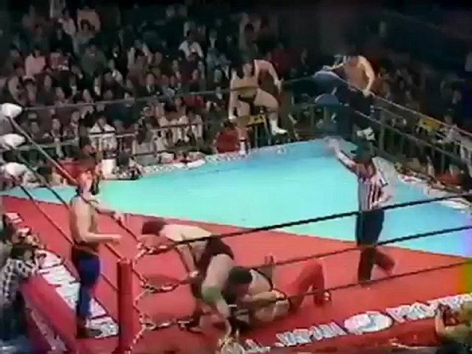 Genichiro Tenryu, Tiger Mask II (Mitsuharu Misawa) & Ashura Hara  vs Riki Choshu, Yoshiaki Yatsu & Kuniaki Kobayashi