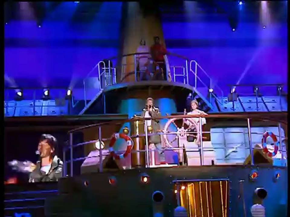 Alizee - Les Enfoires 2002 - La Meteo Medley