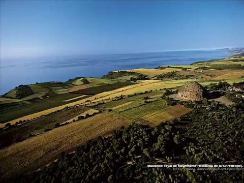 ALGERIE VUE DU CIEL (photos de Yann ARTHUS-BERTRAND et musiques de Zahra N'Sumer et Matoub Lounes))