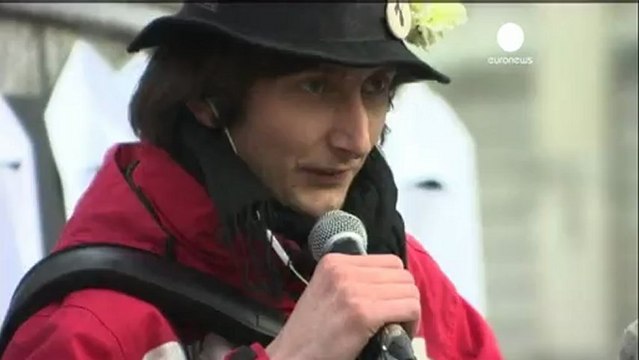 Slovenya'da ''maske yakma'' eylemi