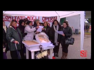 Napoli - Fiat, mogli operai preparano le 'Chiacchiere di Marchionne' (07.02.13)