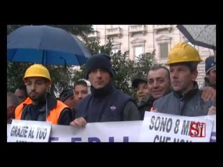 Download Video: Napoli - Lo sciopero degli edili in piazza Municipio (07.02.13)